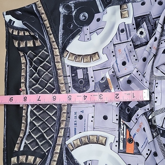 Reebok Speedwick Size S Cassette Tape Pattern Leggings, Gently Used Condition - Picture 9 of 15